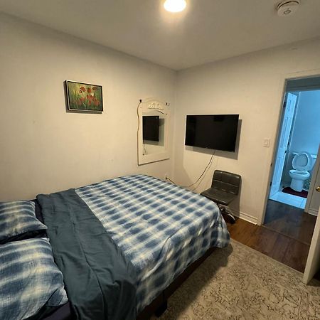 28 Bingham Road Hotel Brampton Bagian luar foto