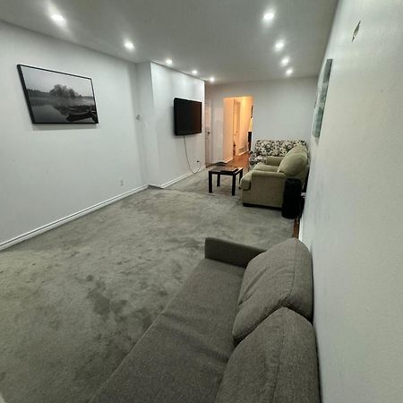 28 Bingham Road Hotel Brampton Bagian luar foto