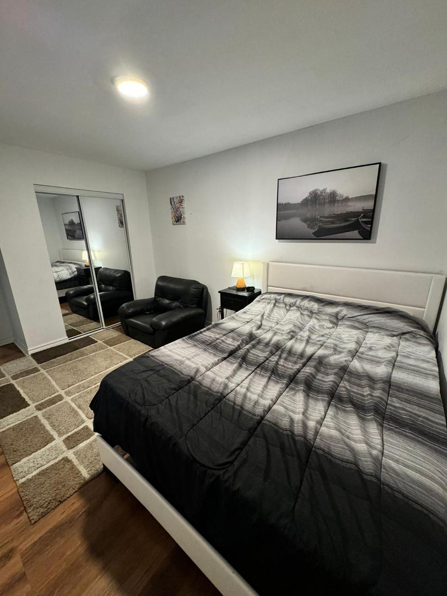 28 Bingham Road Hotel Brampton Bagian luar foto