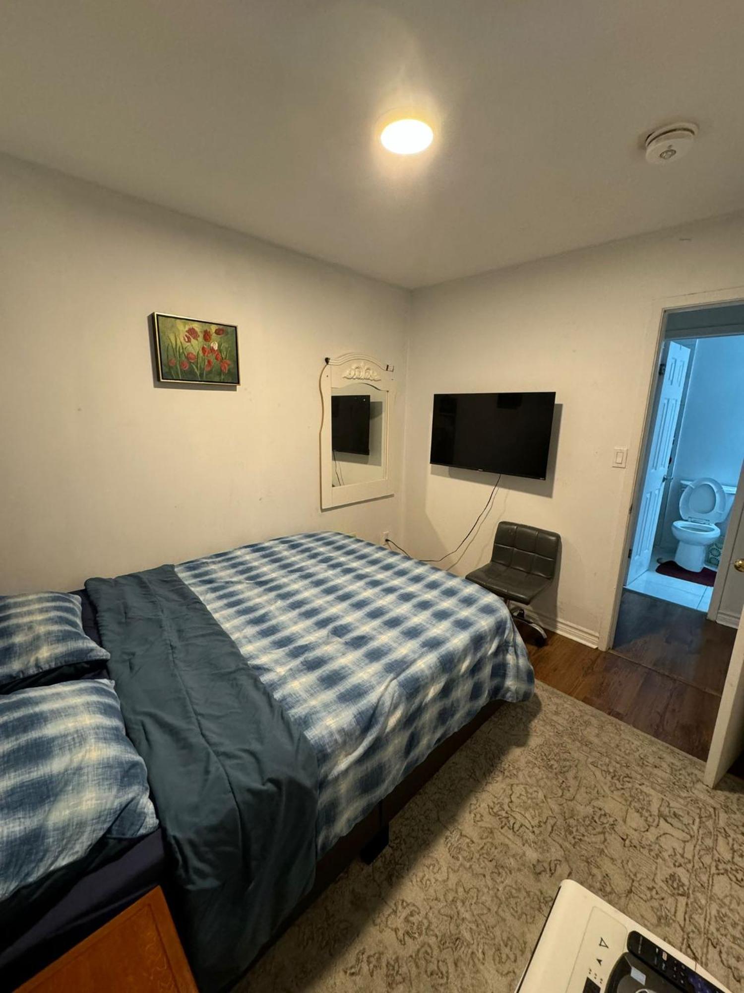 28 Bingham Road Hotel Brampton Bagian luar foto