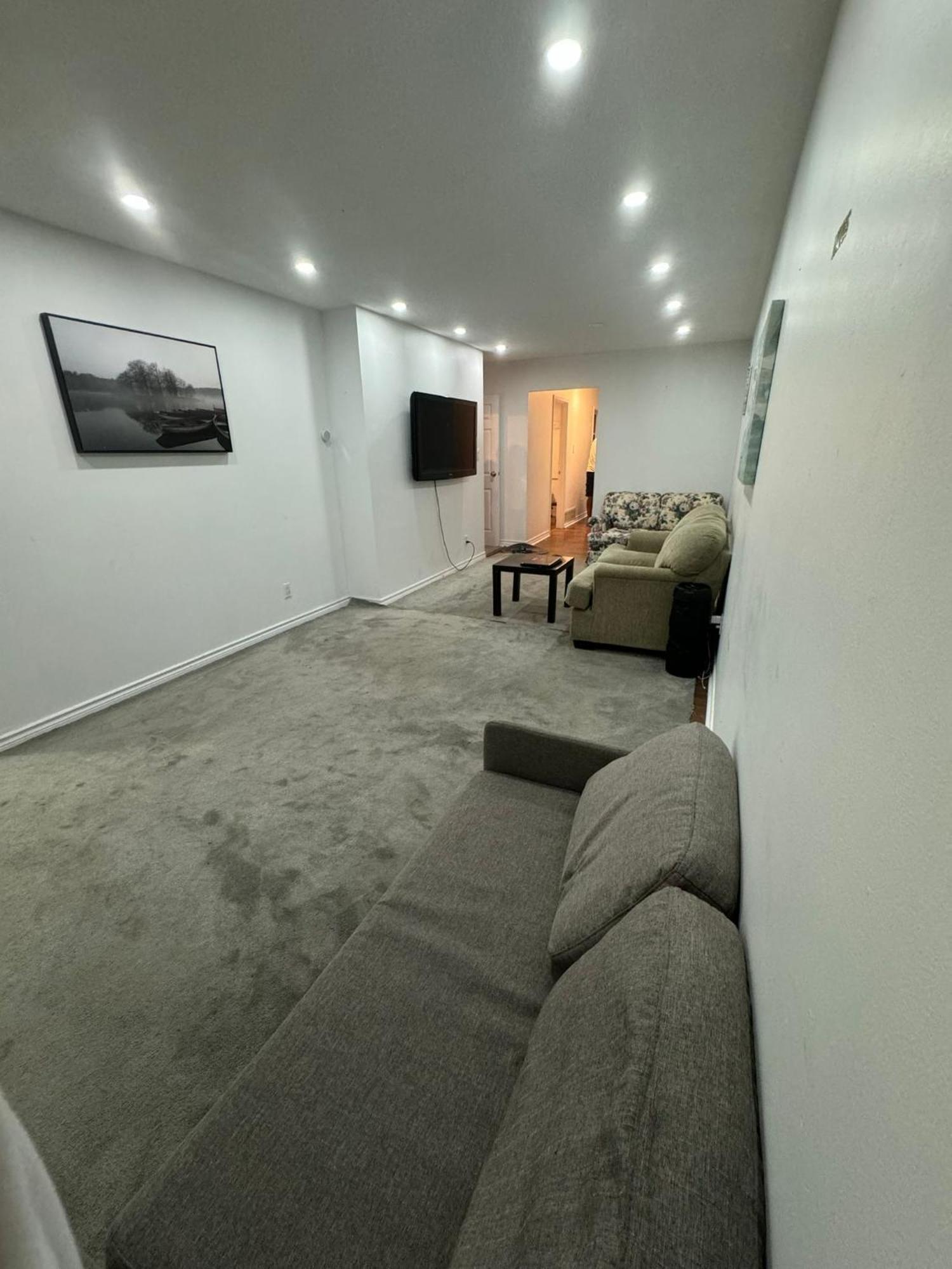 28 Bingham Road Hotel Brampton Bagian luar foto